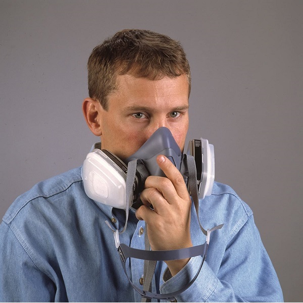 3M Disposable Respirator, Half Face Piece Assembly 5101, Organic Vapor Respiratory Protection, Small Size - Image 4